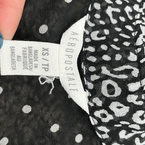 Sheer sleeveless animal print button up top - Picture 6 of 6